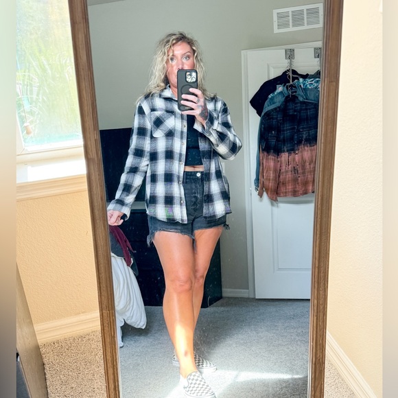 Pink Floyd Button Up - Picture 2 of 5